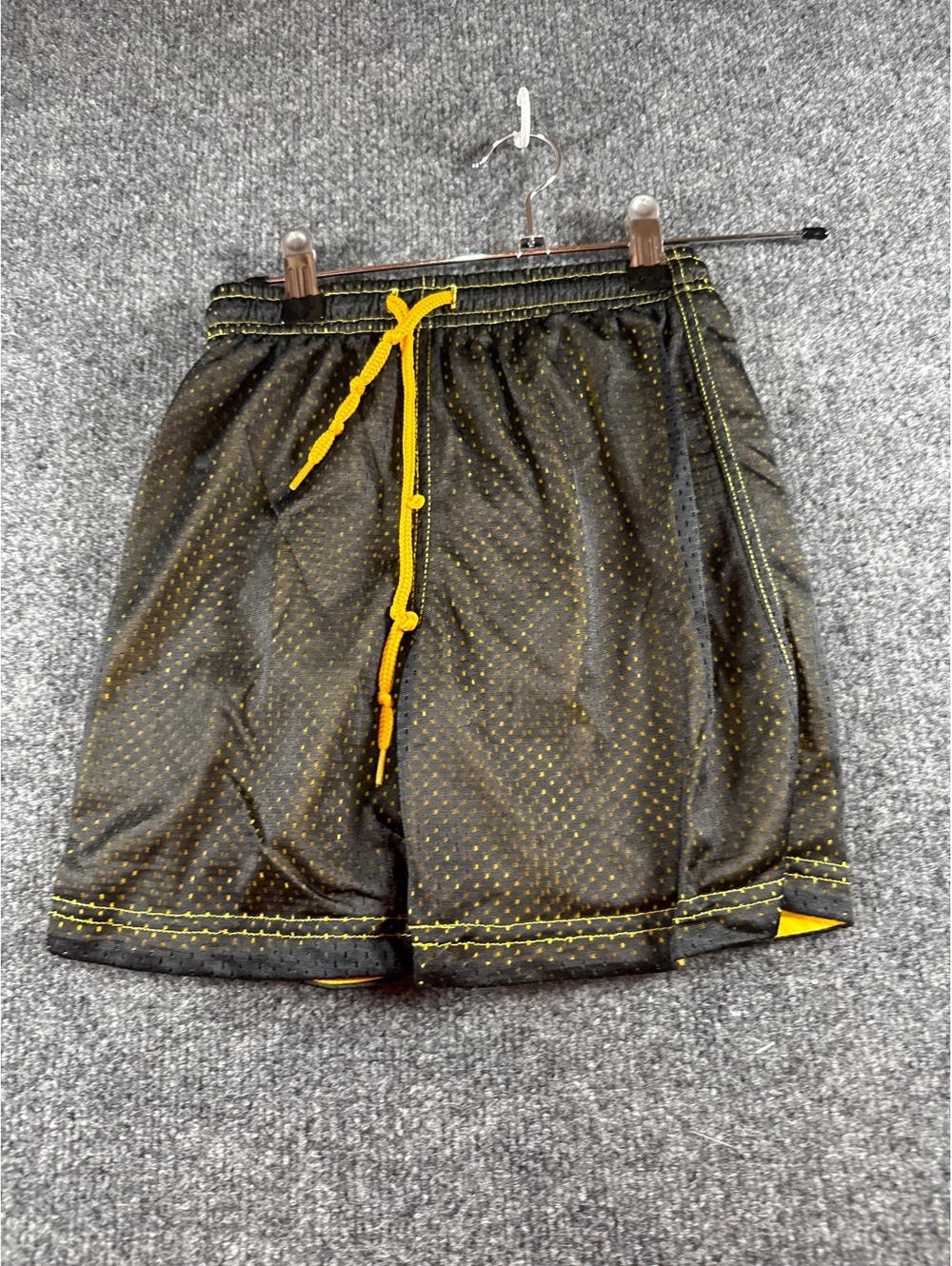 Green Dog Boys 4/5 Black Yellow Mesh Athletic Basketball Shorts Drawstring